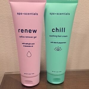 Spa Scentials Renew and Chill Foot Care Set. New!